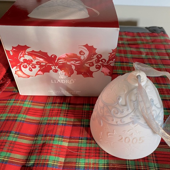 LLADRO Bell/Campana Christmas ornament - Picture 1 of 3